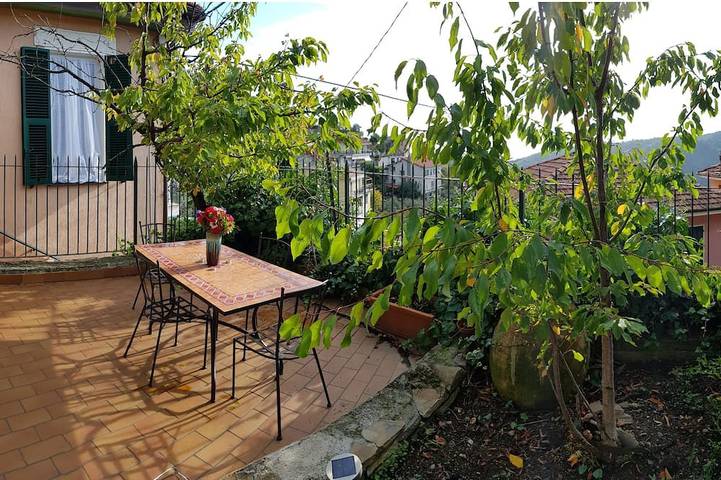 Ferienhaus für 4 Personen, mit Balkon und Garten in Pietrabruna