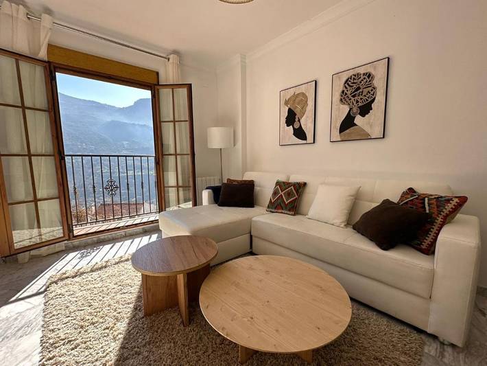 Apartamento para 6 personas, con vistas y terraza, Se admiten mascotas en Güejar Sierra