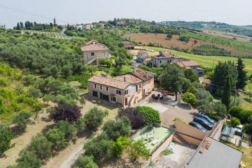 Casa vacanza per 6 persone, con Terrazza e Giardino nonché Piscina per bambini e Panorama a Coriano