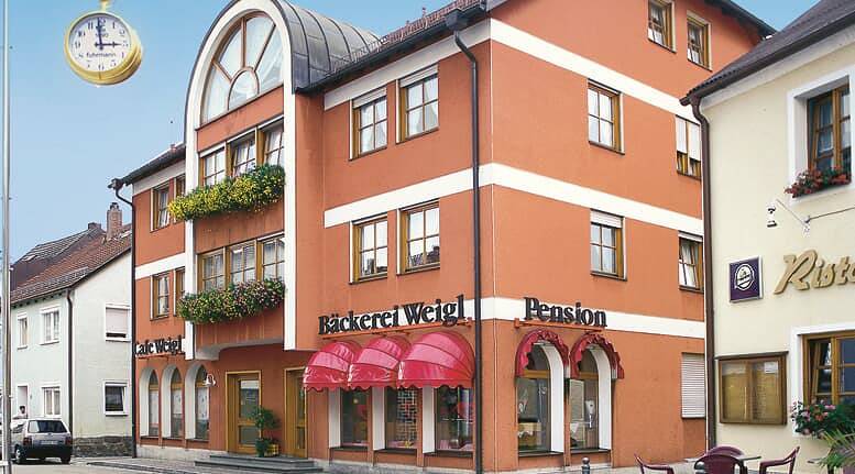 Cafe-Bäckerei-Pension Weigl - Doppelzimmer Nr.3 mit kostenfreiem Wlan in Oberviechtach, Naturpark Oberpfälzer Wald