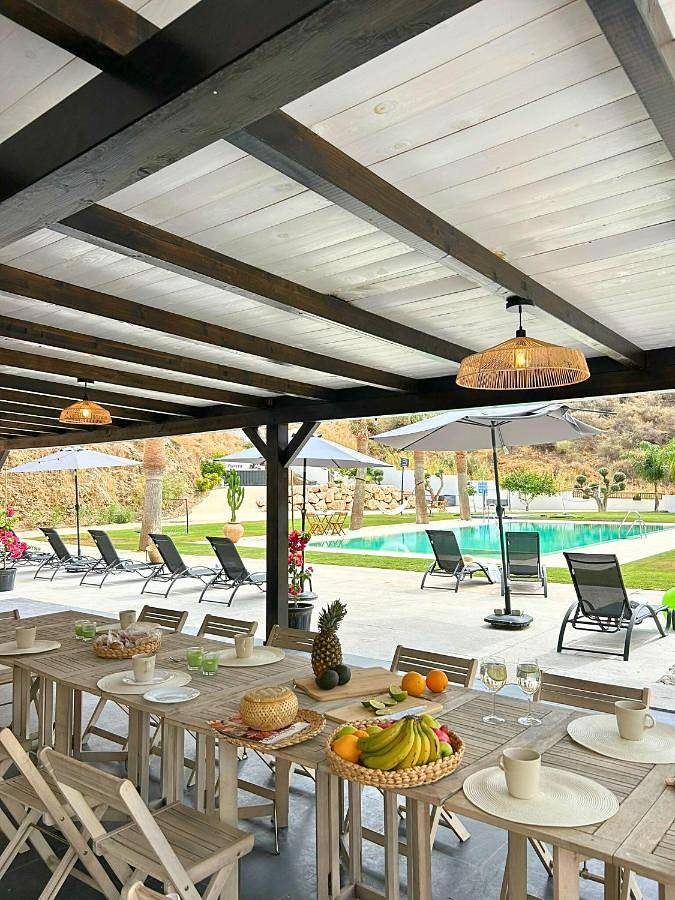 Casa rural para 28 personas, con piscina además de jardín y vistas en Totalán - 4