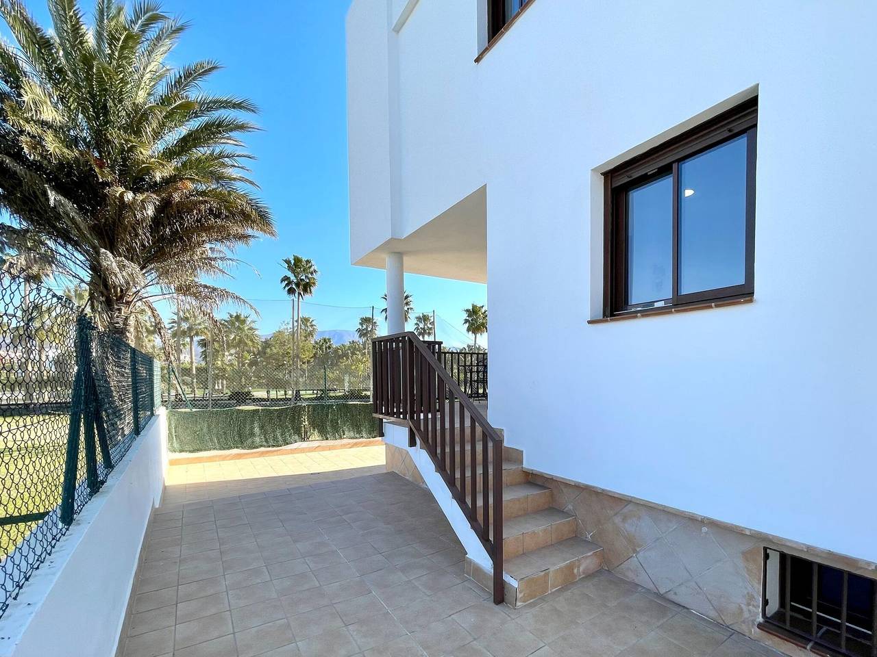 Villa con piscina privada cerca de la playa in Playa Granada, Motril
