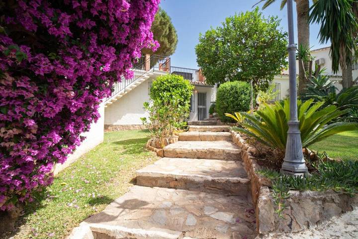 Casa de vacaciones para 4 personas, con jardín además de vistas y piscina - 1