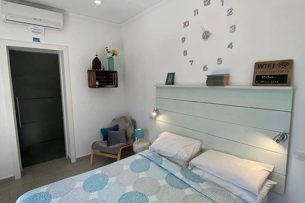 Geheel appartement, Luxe, onafhankelijke studio met airconditioning, een eigen terras en gebruik van het zwembad in Begur, Costa Brava
