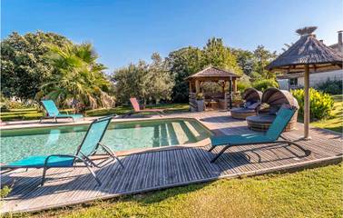 Cottage pour 6 personnes, avec terrasse et piscine à Codognan