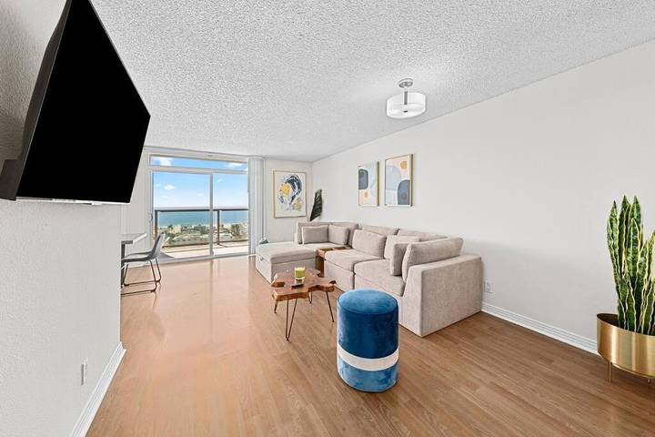 Apartamento de vacaciones para 7 personas, con jardín además de jacuzzi y piscina - 1