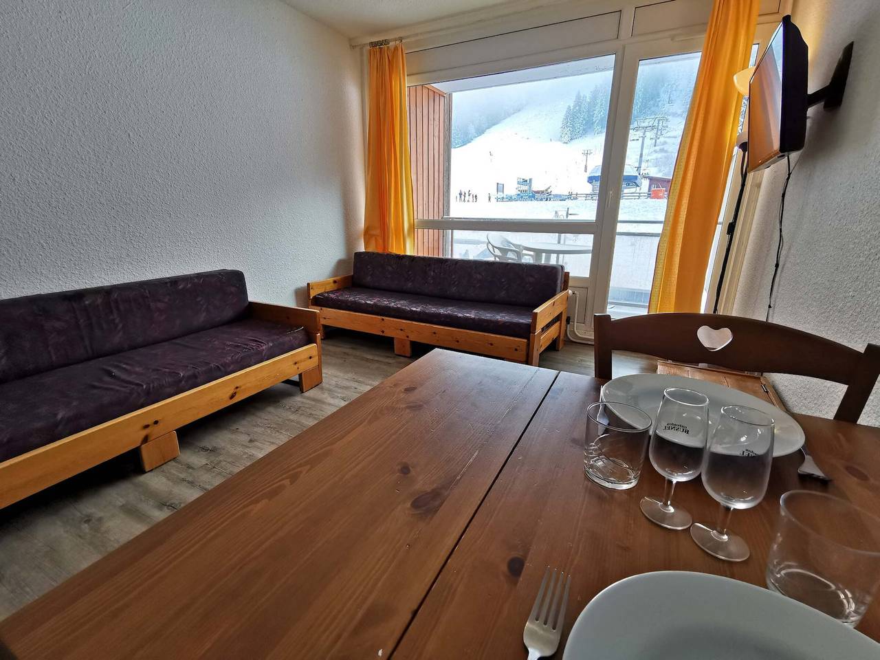 Studio entier, Studio cosy au pied des pistes avec balcon, Tv et casier à ski in Prapoutel, Les Adrets