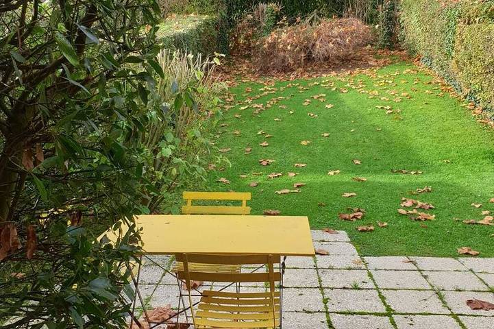 Appartement de vacances pour 3 personnes, avec terrasse ainsi que jardin et piscine