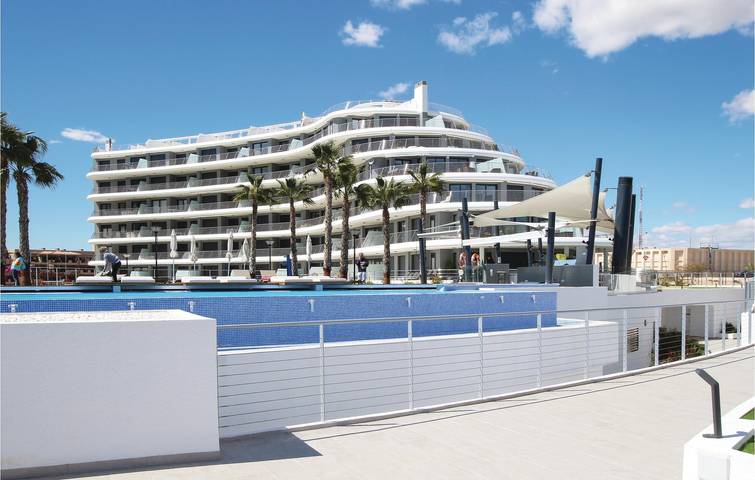 Ferienwohnung für 5 Personen, mit Terrasse und Whirlpool sowie Pool und Sauna in Elche