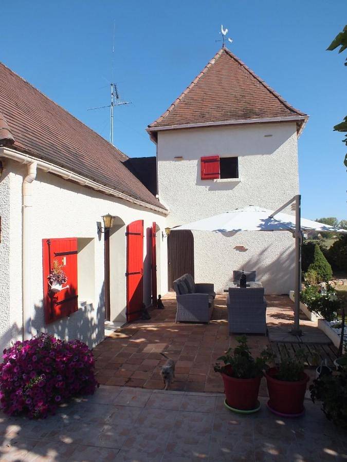 Location de vacances pour 2 personnes, avec jardin ainsi que vue et piscine à Saint-Pierre-d'Eyraud - 2