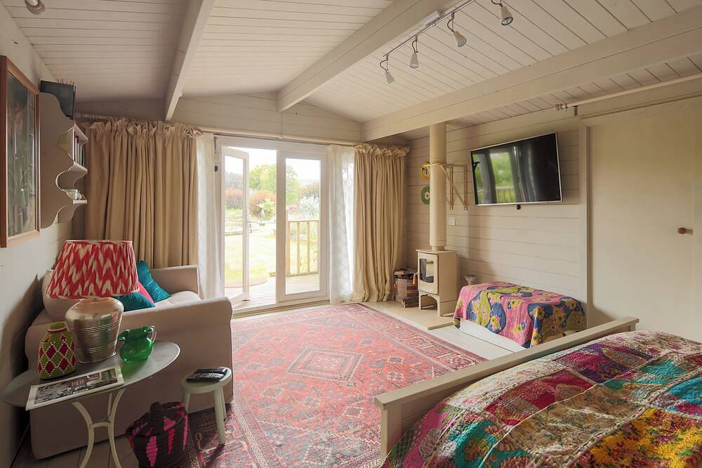 1 bedroom accommodation in Shere, near Guildford in Shere, Guildford