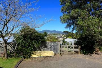 Holiday Home for 7 People in Raglan, Waikato, Photo 4