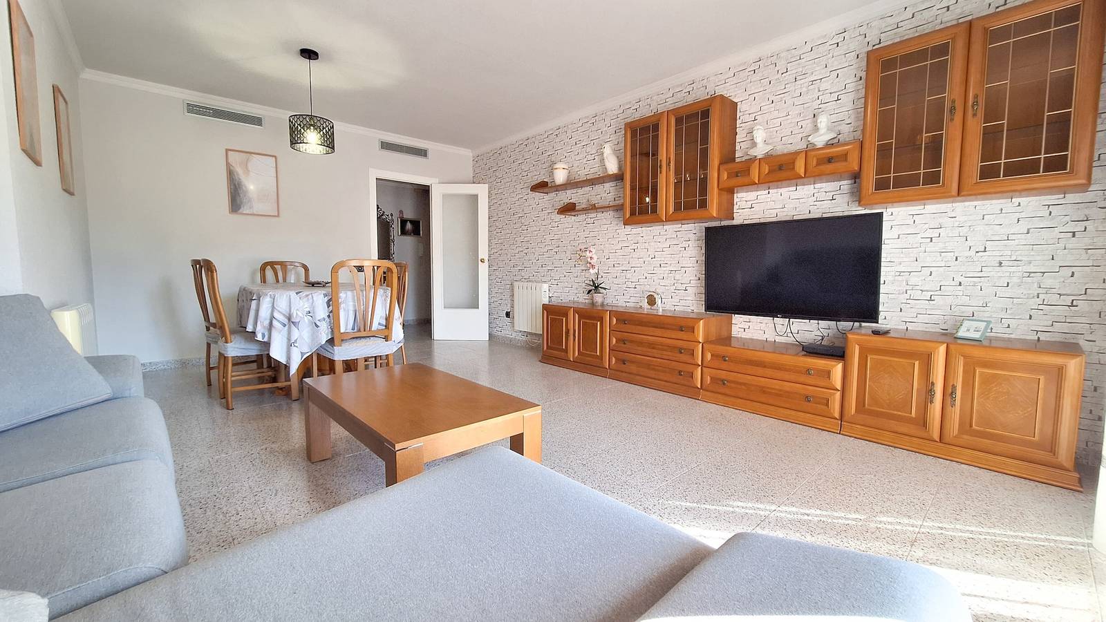 Casa de vacaciones 'Casa García' con balcón, Wi-Fi y aire acondicionado in La Aldea, Delta del Ebro
