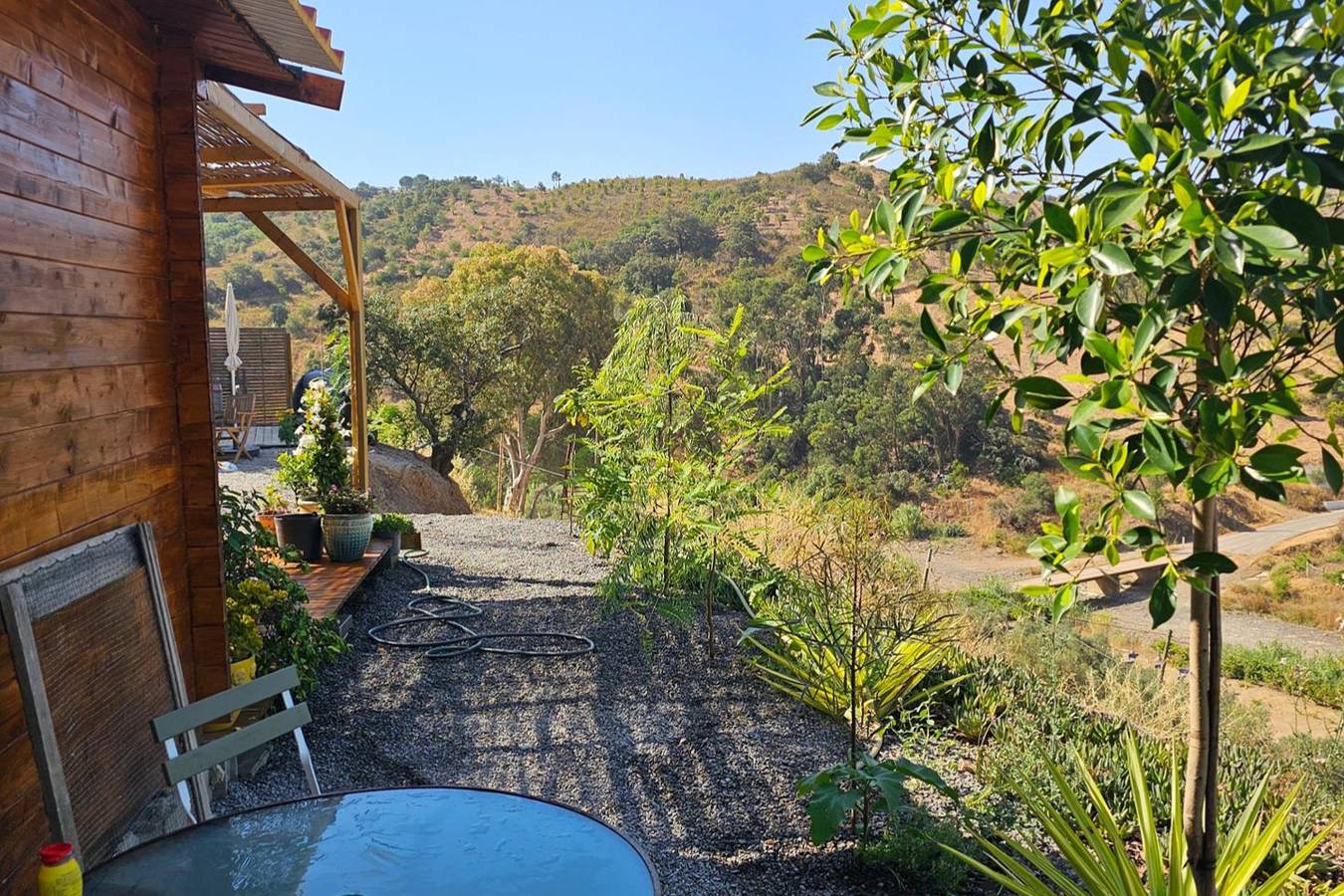 Cabin Sleeps 2 with Enclosed Garden in S. Catarina da Fonte do Bpo, Serra do Caldeirão