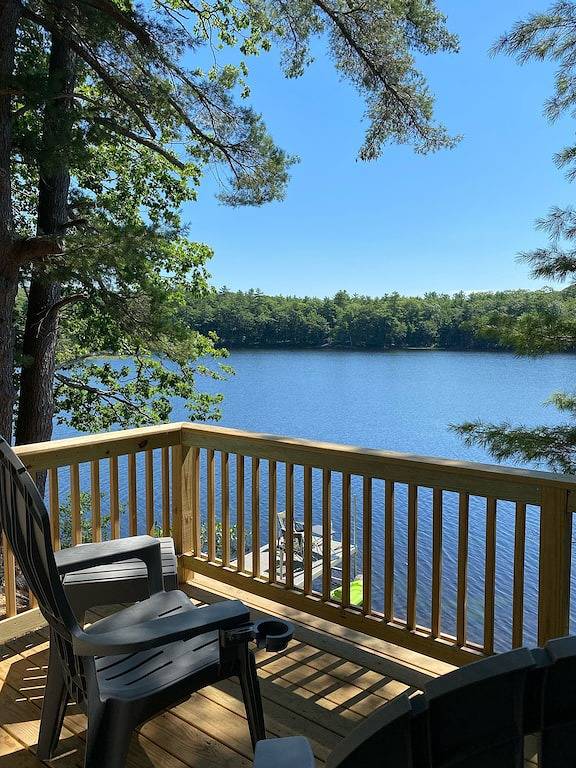 Peaceful.... Lakefront Cottage... Kayakers Paradise.... in Lincoln County (Maine)