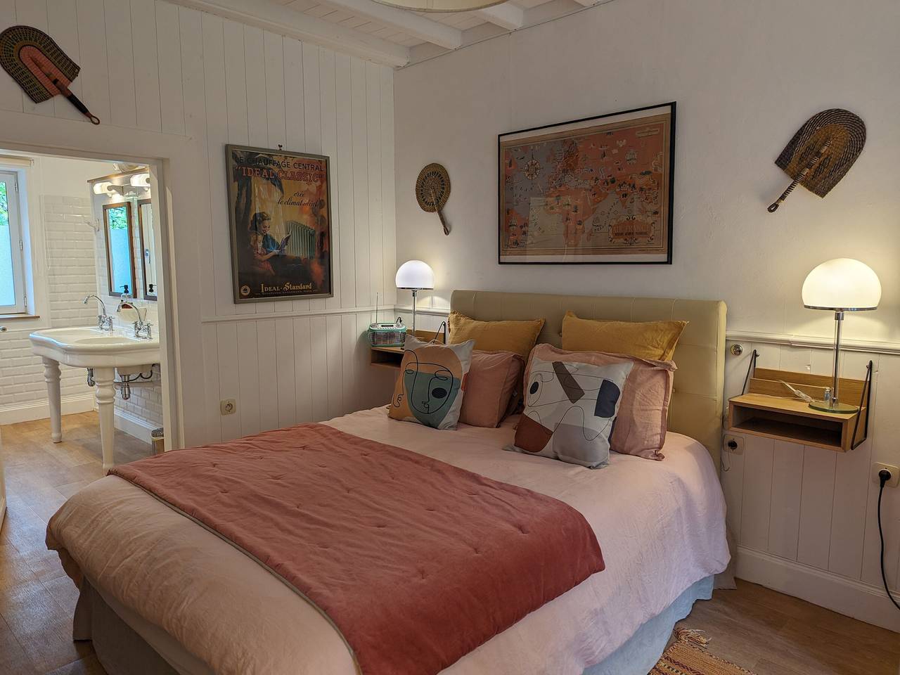 Chambre spacieuse, entrée privée, animaux admis, Wifi in Région de Montargis