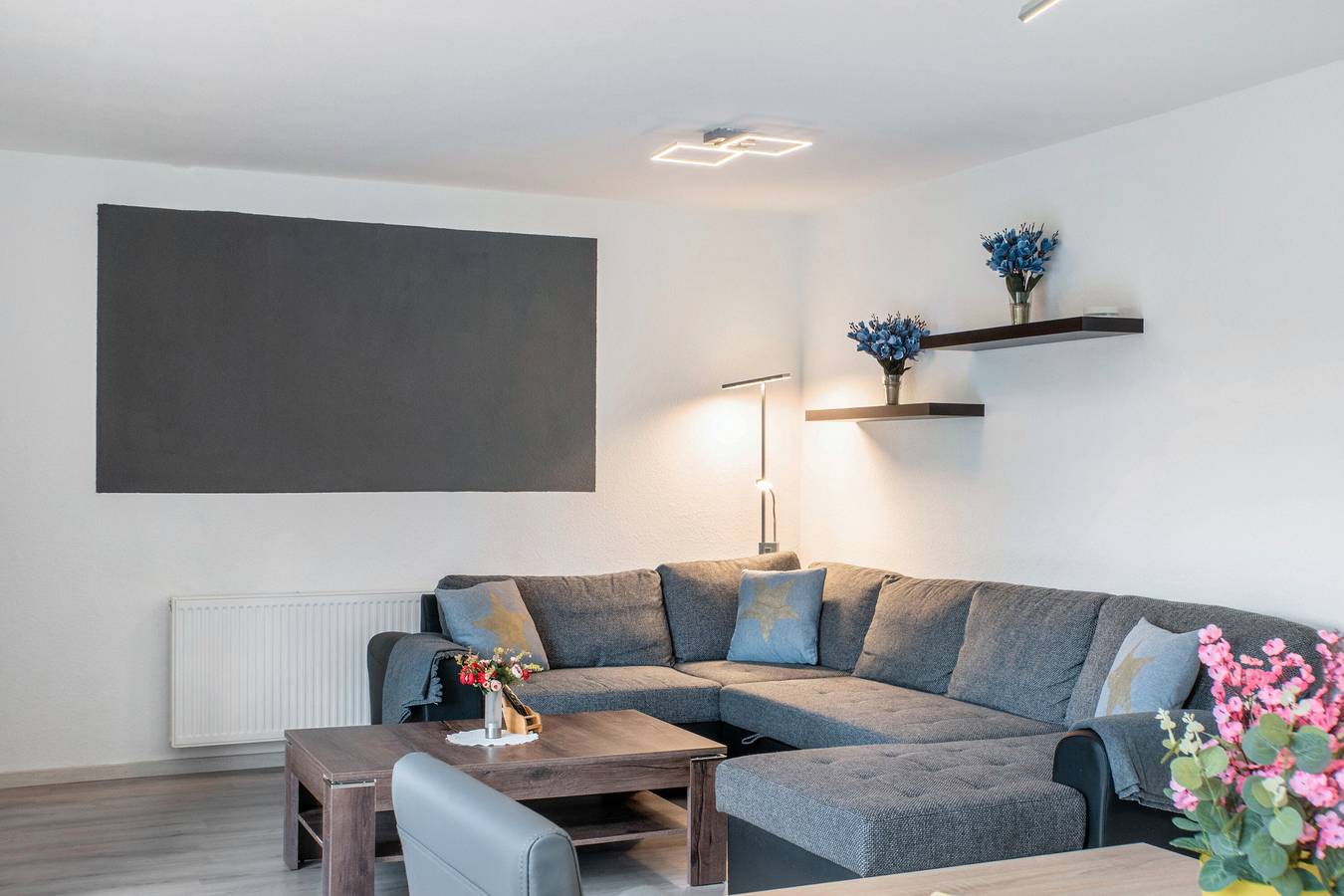 Holiday Home 'Oldorfer Auszeit' with Private Terrace, Private Garden and Wi-Fi in Wangerland, Southern North Sea Coast