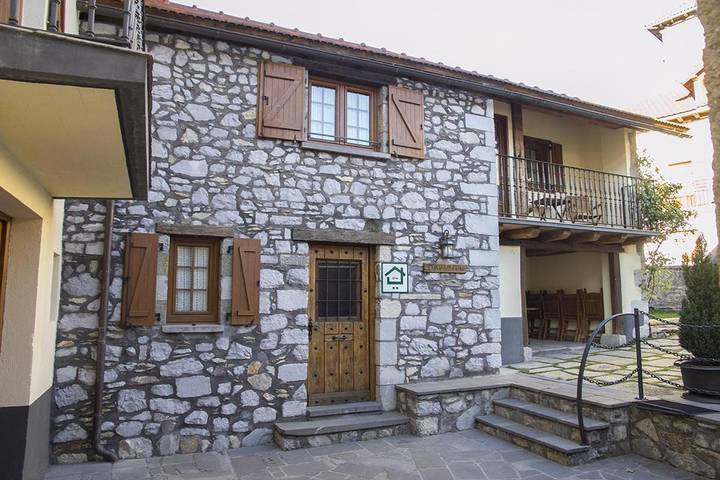 Casa de vacaciones para 2 personas, con vistas y jardín en Pirineo Navarro - 4