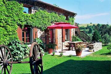 Cottage pour 2 personnes, avec jardin et piscine à Champis