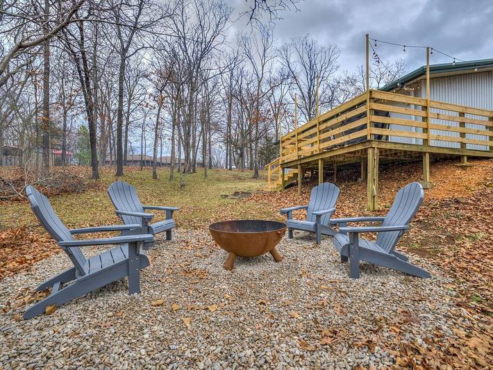 Vacation rental for 7 people, with terrace and hot tub in Lake Tenkiller