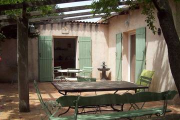 Gîte pour 6 personnes, avec jardin et terrasse, animaux acceptés à Bouc-Bel-Air