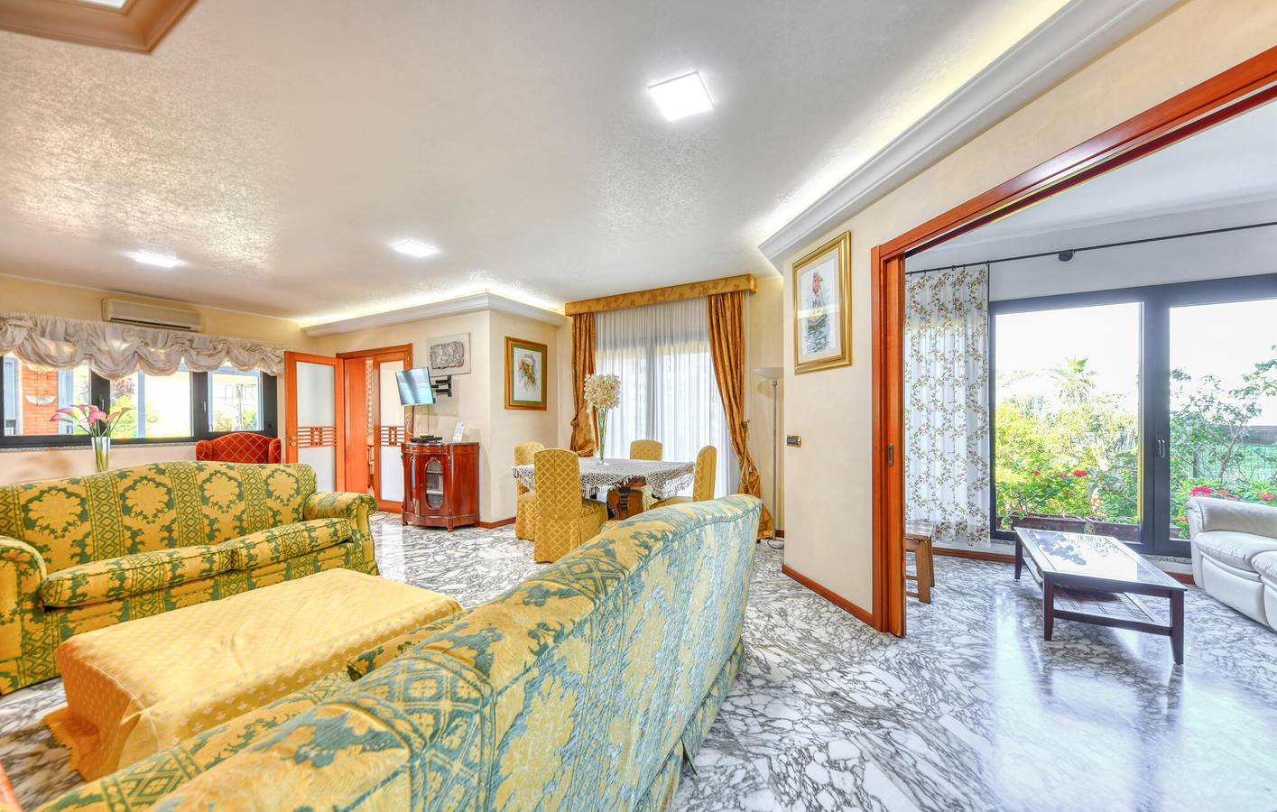 Accogliente appartamento con piscina, parcheggio e WiFi - a 2,5 km dalla spiaggia! in Siracusa, Siracusa e dintorni