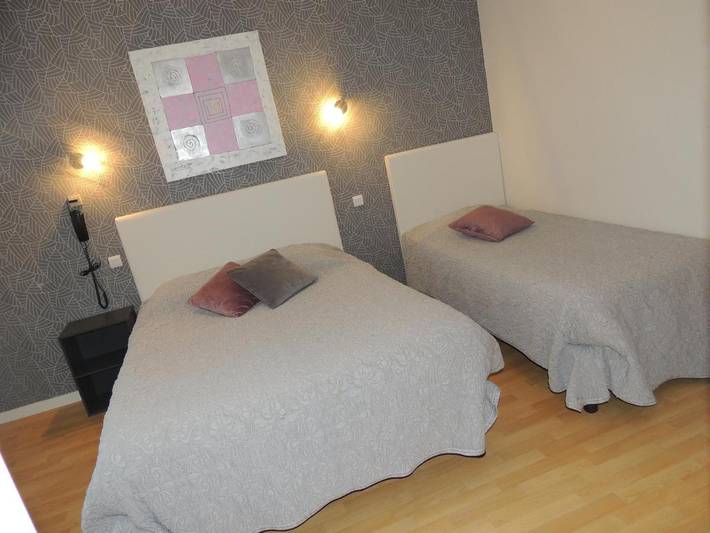 Hôtel pour 3 personnes, avec jardin à Ambrières-les-Vallées - 4
