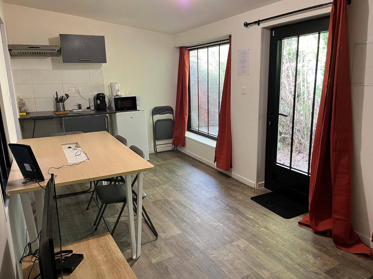 Appartement entier, T2 Côté Jardin in Eysines, Région de Bordeaux