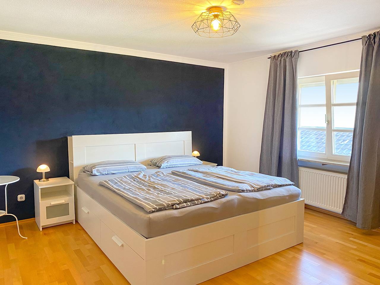 Ganze Ferienwohnung, Haus Malerheim - Ferienwohnung 80qm, 2 Schlafzimmer, große Terrasse in Übersee, Chiemsee