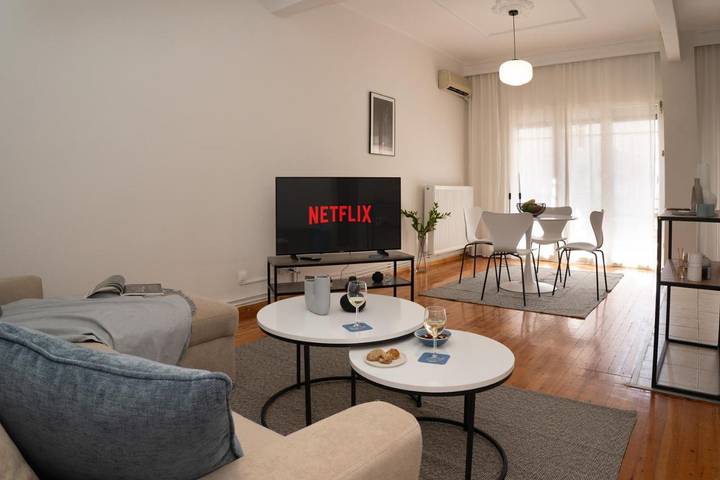 Ferienwohnung für 6 Personen, mit Balkon und Ausblick in Thessaloniki