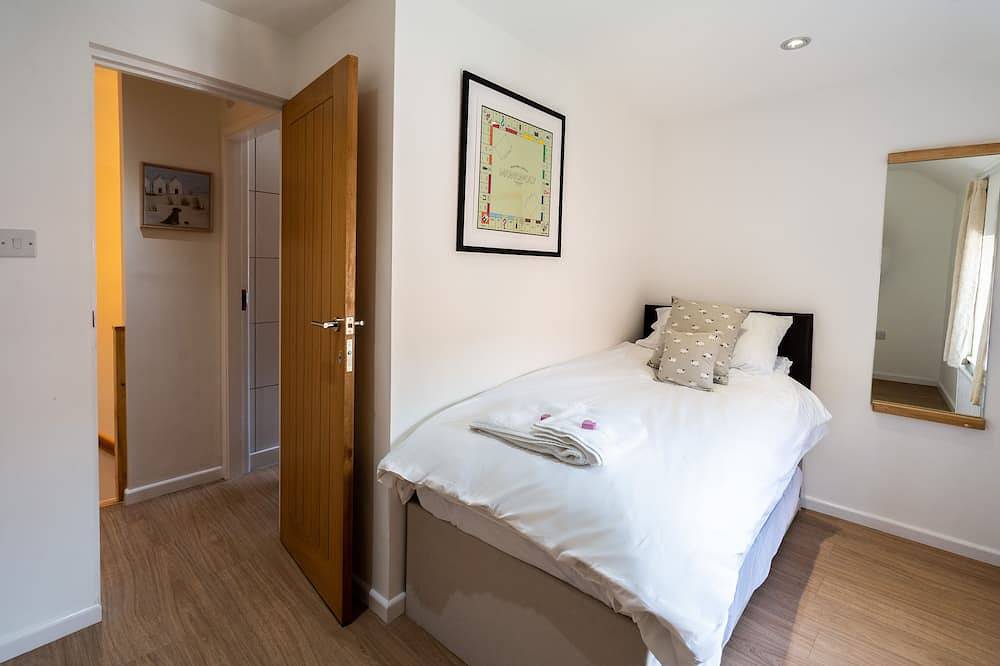 Historic Cottage in Southwell Nottingham Gold award winning for Eco practices in Southwell, Nottinghamshire