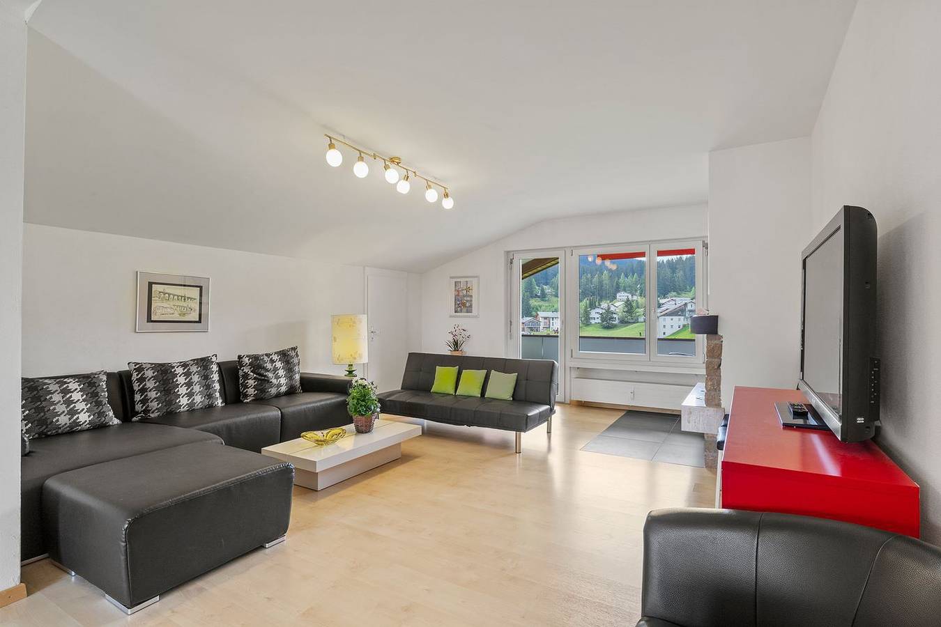 Ganze Wohnung, Ferienwohnung Rezia, Parpan, Triangel Haus B, Ferienregion Lenzerheide in Churwalden, Plessur Alpen