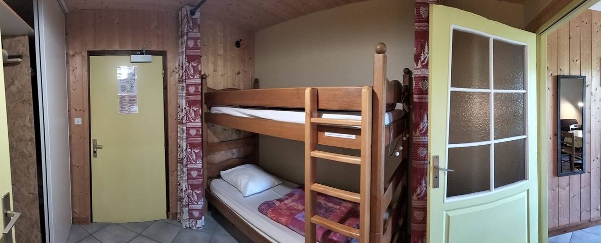 Gîte pour 4 personnes, avec terrasse ainsi que jardin et sauna, animaux acceptés à Chapelle-des-Bois - 2