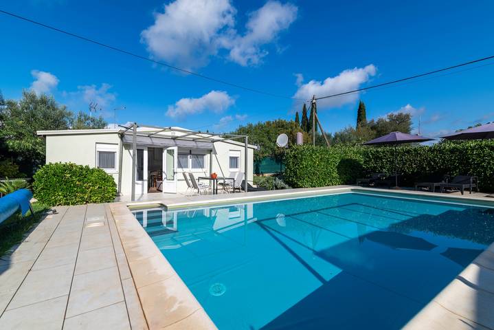 Casa vacanza per 10 persone, con piscina e balcone/terrazza a Rovigno