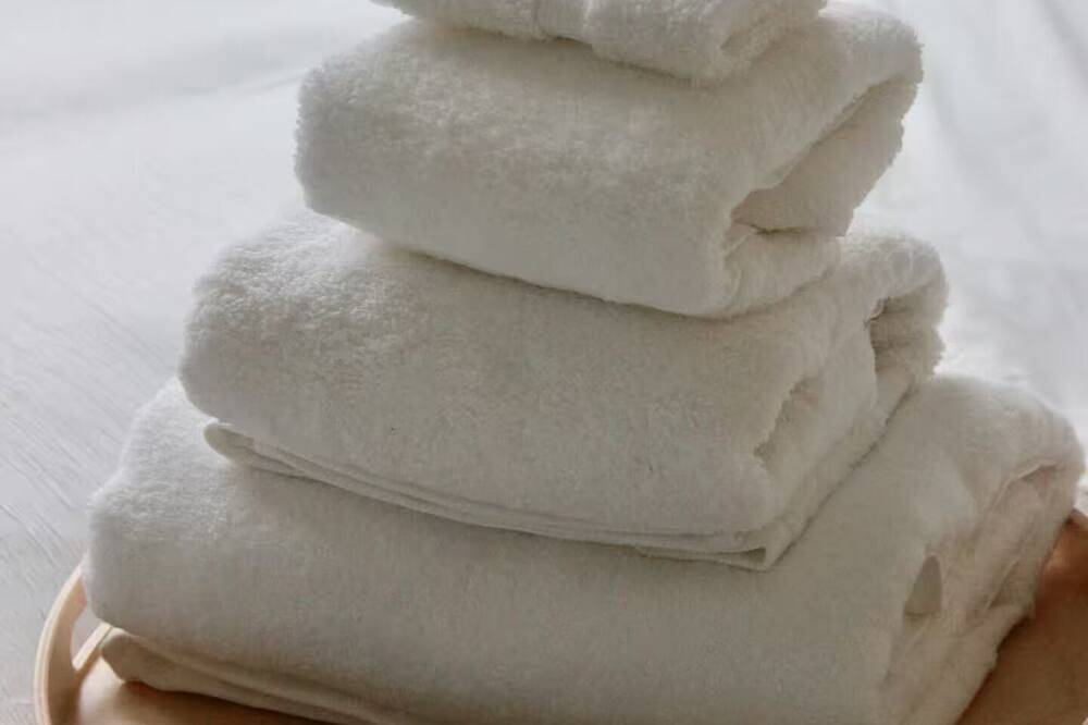 Ganze Wohnung, Modern 1Br Guest Lodge • Free Parking • Near Lgw in Crawley, West Sussex