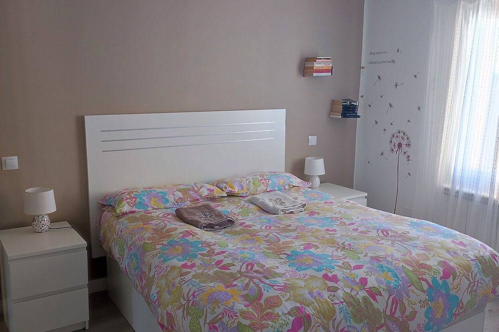 Entire apartment, Apartment 'Loló Vut' with Wi-Fi in Burgos, Burgos Province