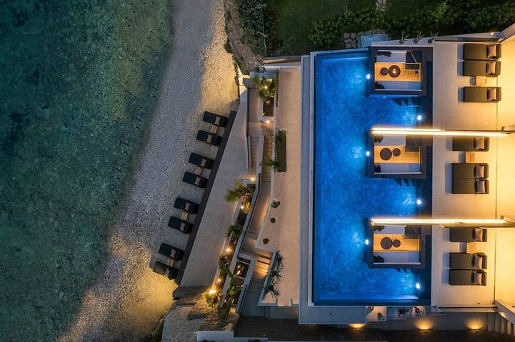 Villa für 6 Personen, mit Balkon und Whirlpool - 1