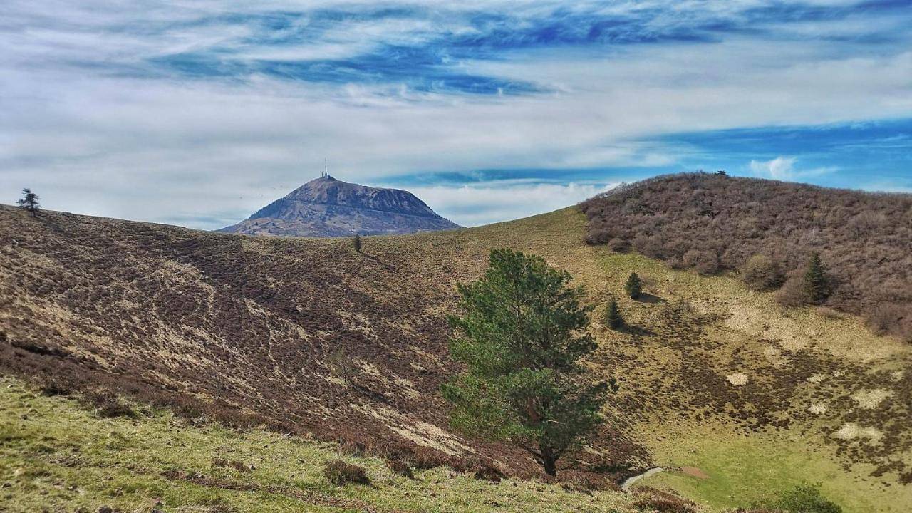 Hotel De Plein Air Le Chanset in Ceyrat, Parc naturel régional des Volcans d'Auvergne