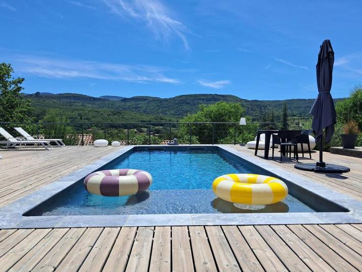 Chambre d’hôte pour 2 personnes, avec Terrasse et Jardin ainsi que Piscine et Vue à Apt
