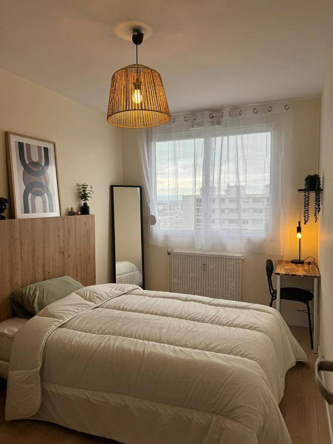 Gîte pour 9 personnes, avec balcon et vue à Saint-Priest - 2