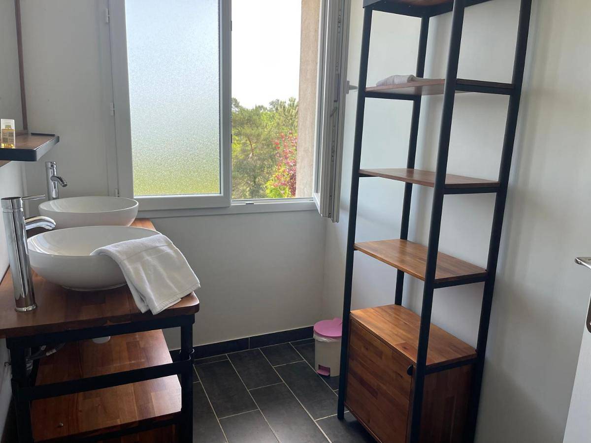 Appartement entier, One-Bedroom Apartment in Saint-André-d'Allas, Périgord Noir