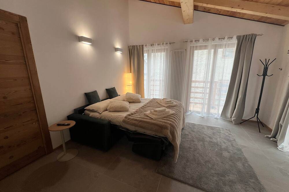 Hel lejlighed, Maison Ginclò in Champoluc, Wallisian Alps