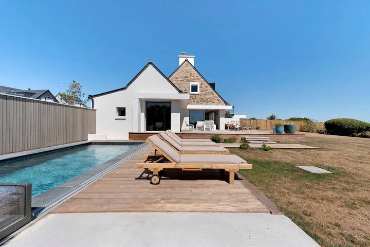 Ferienhaus „Kerou Plage“: Meerblick, 50 m zum Strand, privater Pool in Clohars-Carnoët, Quimper und Umgebung
