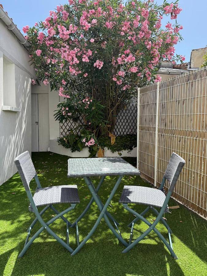Appartement de vacances pour 2 personnes, avec terrasse à Saintes