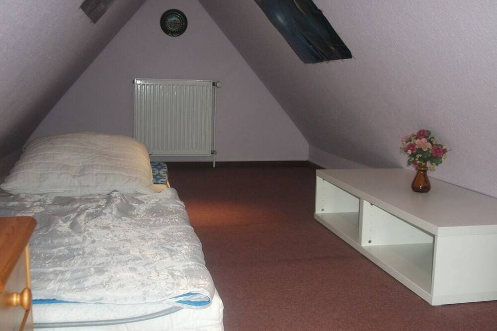 Komfortables Ferienhaus mit Terrasse in der Mecklenburgischen Seenplatte in Grabowhöfe, Mecklenburgische Seenplatte