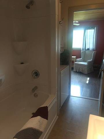 Villa for 4 Guests in Rideau Lakes, Ontario, Picture 1