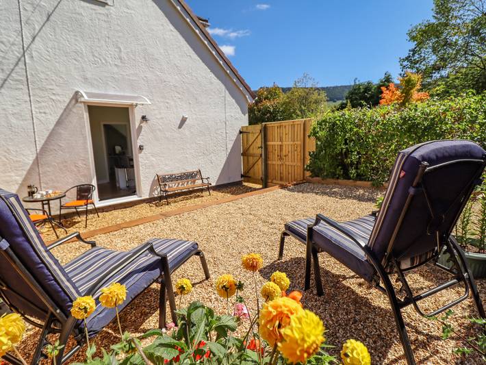 Log cabin for 2 people, with Garden in Llangollen