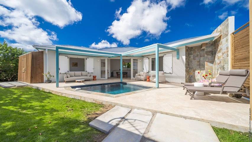 Chalet para 10 personas, con jardín además de terraza y piscina - 1