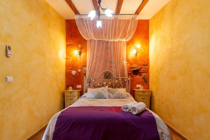 Casa rural para 2 personas, con jardín y jacuzzi, Se admiten mascotas en Provincia de Almería