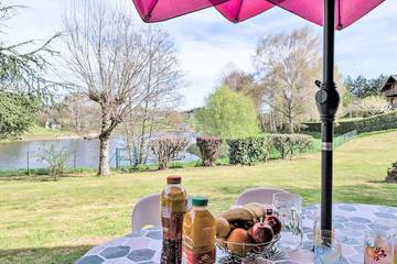 Gîte pour 5 personnes, avec jardin à Camps-Saint-Mathurin-Léobazel